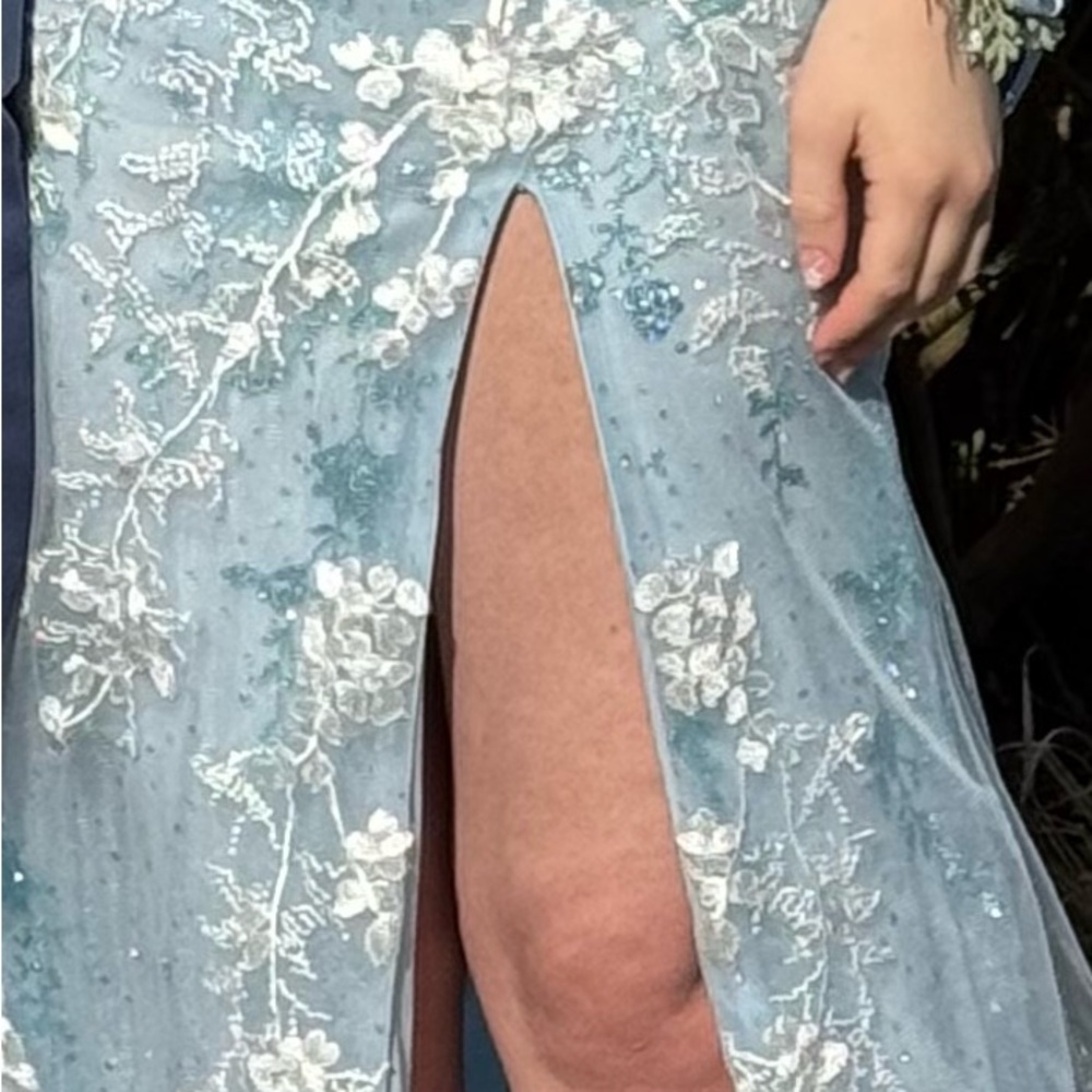 Elegant Blue Floral Dress